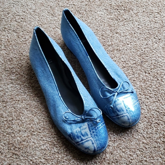 Stuart Weitzman Denim Flats
